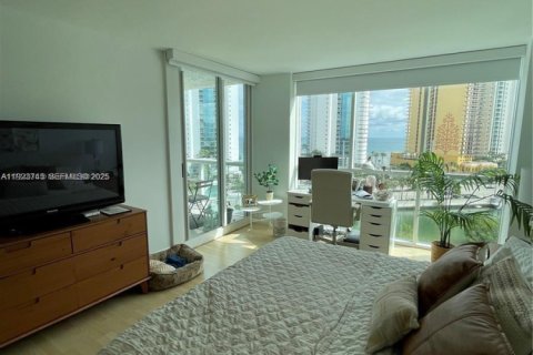 Condominio en venta en Sunny Isles Beach, Florida, 2 dormitorios, 142.14 m2 № 1982119 - foto 16