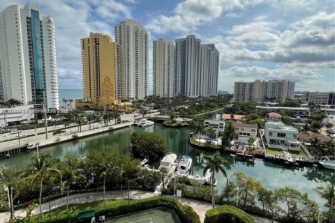 Condominio en venta en Sunny Isles Beach, Florida, 2 dormitorios, 142.14 m2 № 1982119 - foto 7