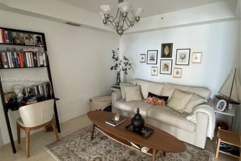 Condominio en venta en Sunny Isles Beach, Florida, 2 dormitorios, 142.14 m2 № 1982119 - foto 13