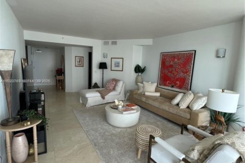 Condominio en venta en Sunny Isles Beach, Florida, 2 dormitorios, 142.14 m2 № 1982119 - foto 11