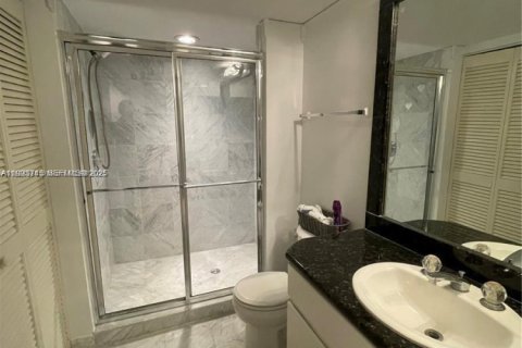 Condominio en venta en Sunny Isles Beach, Florida, 2 dormitorios, 142.14 m2 № 1982119 - foto 27