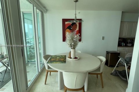 Condominio en venta en Sunny Isles Beach, Florida, 2 dormitorios, 142.14 m2 № 1982119 - foto 14