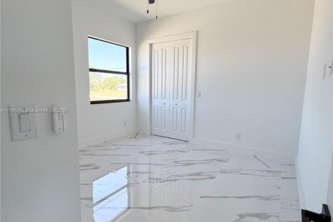 Купить виллу или дом в Кейп-Корал, Флорида 3 спальни, 161.56м2, № 1990410 - фото 21