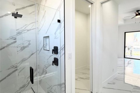 Купить виллу или дом в Кейп-Корал, Флорида 3 спальни, 161.56м2, № 1990410 - фото 14