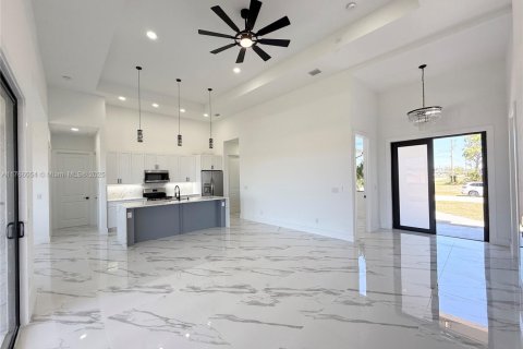 Купить виллу или дом в Кейп-Корал, Флорида 3 спальни, 161.56м2, № 1990410 - фото 9