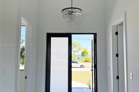 Купить виллу или дом в Кейп-Корал, Флорида 3 спальни, 161.56м2, № 1990410 - фото 10