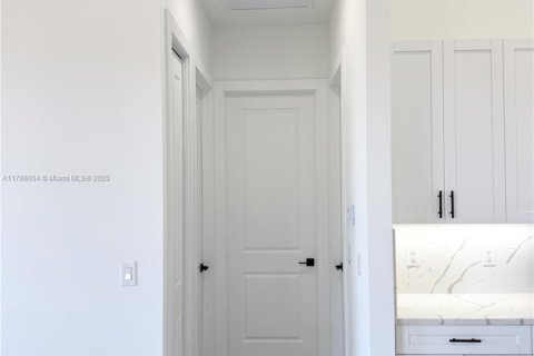 Купить виллу или дом в Кейп-Корал, Флорида 3 спальни, 161.56м2, № 1990410 - фото 20