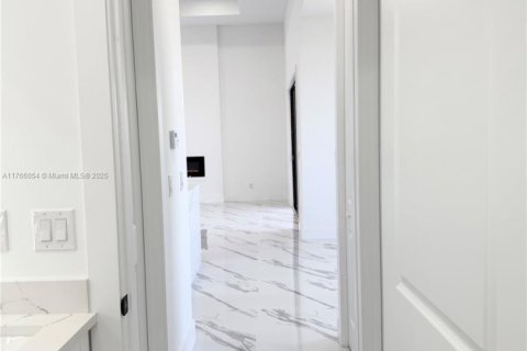 Купить виллу или дом в Кейп-Корал, Флорида 3 спальни, 161.56м2, № 1990410 - фото 24