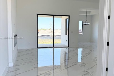 Купить виллу или дом в Кейп-Корал, Флорида 3 спальни, 161.56м2, № 1990410 - фото 4