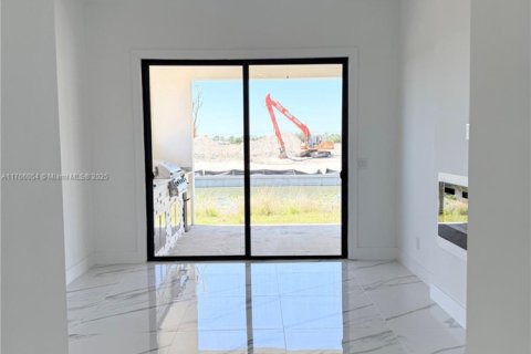 Купить виллу или дом в Кейп-Корал, Флорида 3 спальни, 161.56м2, № 1990410 - фото 16