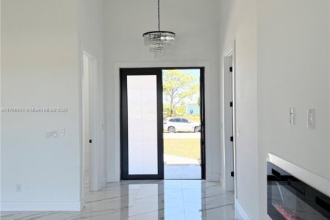 Купить виллу или дом в Кейп-Корал, Флорида 3 спальни, 161.56м2, № 1990410 - фото 3