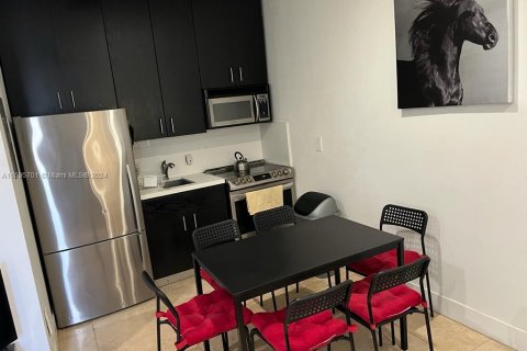 Commercial property in Miami Beach, Florida № 1861415 - photo 4