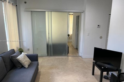 Commercial property in Miami Beach, Florida № 1861415 - photo 5