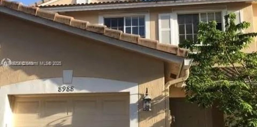 Touwnhouse à Tamarac, Floride 3 chambres, 134.34 m2 № 1936723
