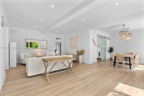 Condominio en venta en Key Biscayne, Florida, 4 dormitorios, 153.29 m2 № 2032657 - foto 2