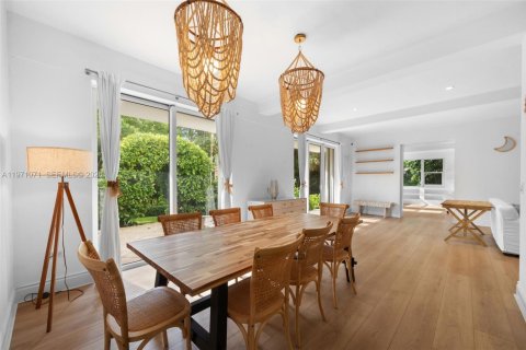 Condominio en Key Biscayne, Florida, 4 dormitorios  № 2032657