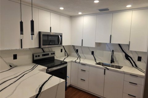 Купить виллу или дом в Майами, Флорида 4 спальни, 126.72м2, № 2033253 - фото 13