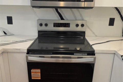 Купить виллу или дом в Майами, Флорида 4 спальни, 126.72м2, № 2033253 - фото 15