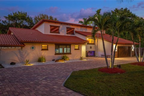 Villa ou maison à vendre à Palmetto Bay, Floride: 4 chambres, 331.94 m2 № 1949638 - photo 13