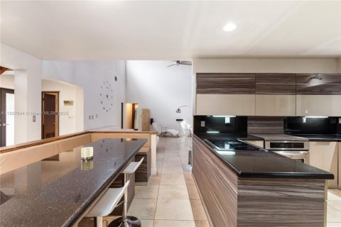 Villa ou maison à vendre à Palmetto Bay, Floride: 4 chambres, 331.94 m2 № 1949638 - photo 17
