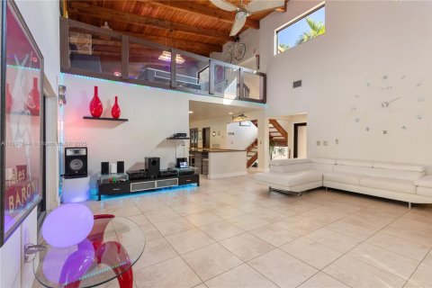 Villa ou maison à vendre à Palmetto Bay, Floride: 4 chambres, 331.94 m2 № 1949638 - photo 22