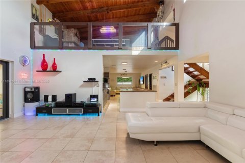Villa ou maison à vendre à Palmetto Bay, Floride: 4 chambres, 331.94 m2 № 1949638 - photo 23