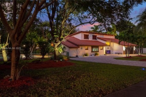 Villa ou maison à vendre à Palmetto Bay, Floride: 4 chambres, 331.94 m2 № 1949638 - photo 12