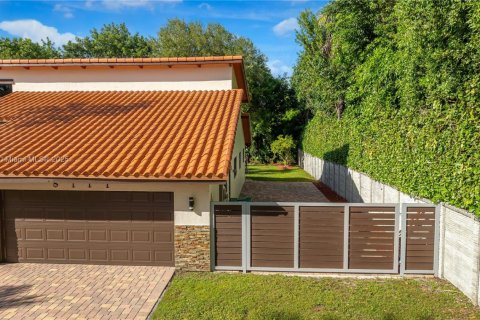 Villa ou maison à vendre à Palmetto Bay, Floride: 4 chambres, 331.94 m2 № 1949638 - photo 6