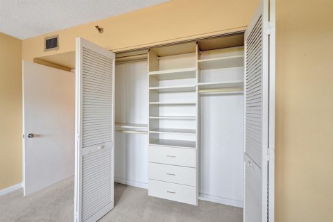Condo in Fort Lauderdale, Florida, 3 bedrooms  № 2181974 - photo 25