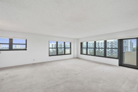 Condo in Fort Lauderdale, Florida, 3 bedrooms  № 2181974 - photo 8