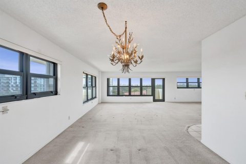 Condo in Fort Lauderdale, Florida, 3 bedrooms  № 2181974 - photo 6