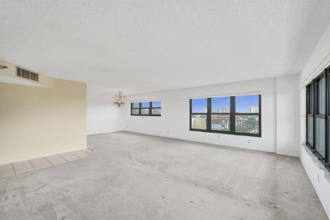 Condo in Fort Lauderdale, Florida, 3 bedrooms  № 2181974 - photo 11