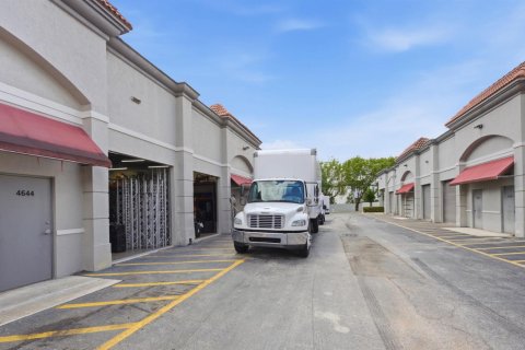 Immobilier commercial à vendre à Coral Springs, Floride № 2243272 - photo 24
