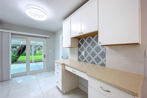 Купить виллу или дом в Спринг-Хилл, Флорида 8 комнат, 140.47м2, № 1899839 - фото 25