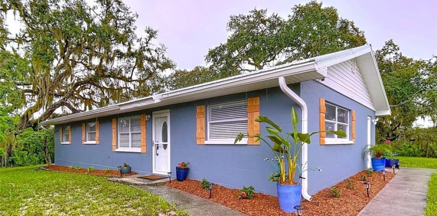 Villa ou maison à Spring Hill, Floride 3 chambres, 140.47 m2 № 1899839