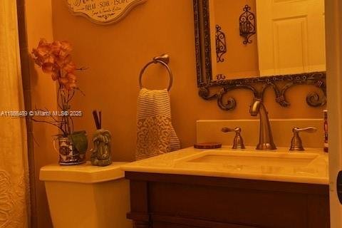 House in Miami, Florida 4 bedrooms, 215.9 sq.m. № 1928139 - photo 4