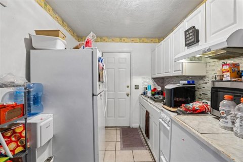 Duplex in Clearwater, Florida 4 bedrooms, 115.94 sq.m. № 2384137 - photo 8