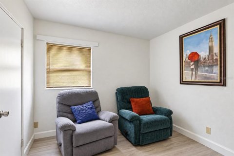 Duplex in Clearwater, Florida 4 bedrooms, 115.94 sq.m. № 2384137 - photo 13