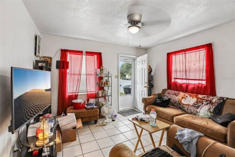 Duplex in Clearwater, Florida 4 bedrooms, 115.94 sq.m. № 2384137 - photo 10