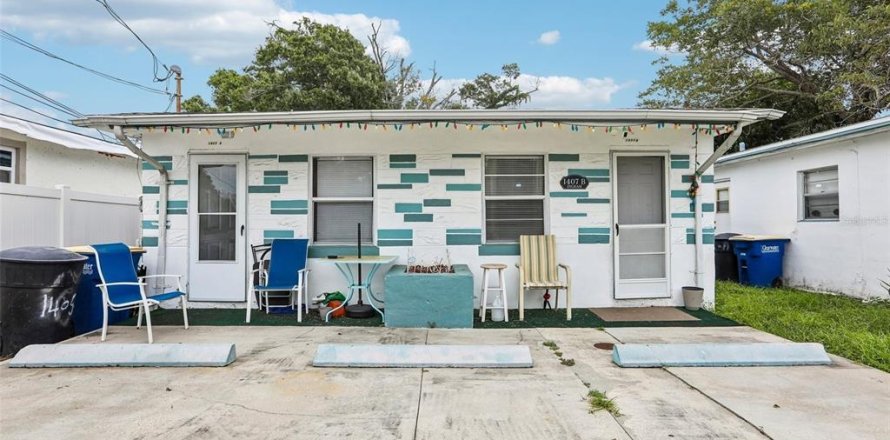 Duplex in Clearwater, Florida 4 bedrooms, 115.94 sq.m. № 2384137