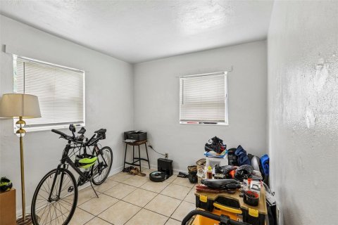 Duplex in Clearwater, Florida 4 bedrooms, 115.94 sq.m. № 2384137 - photo 7