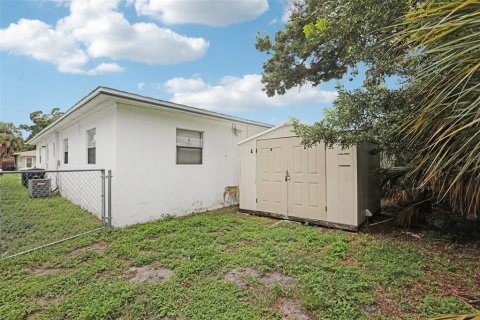 Duplex in Clearwater, Florida 4 bedrooms, 115.94 sq.m. № 2384137 - photo 15