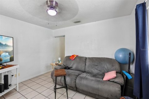 Duplex in Clearwater, Florida 4 bedrooms, 115.94 sq.m. № 2384137 - photo 4