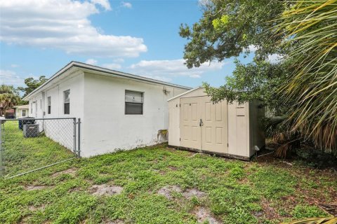 Duplex in Clearwater, Florida 4 bedrooms, 115.94 sq.m. № 2384137 - photo 16