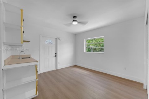 Villa ou maison à vendre à Miami, Floride: 5 chambres, 159.42 m2 № 2024412 - photo 23