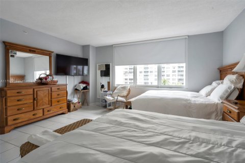 Condominio en venta en Miami Beach, Florida, 1 dormitorio, 89.19 m2 № 2014613 - foto 15