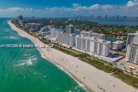 Condominio en venta en Miami Beach, Florida, 1 dormitorio, 89.19 m2 № 2014613 - foto 30