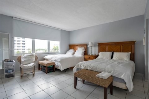 Condominio en venta en Miami Beach, Florida, 1 dormitorio, 89.19 m2 № 2014613 - foto 17