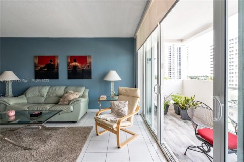 Condominio en venta en Miami Beach, Florida, 1 dormitorio, 89.19 m2 № 2014613 - foto 8