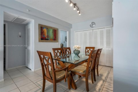 Condominio en venta en Miami Beach, Florida, 1 dormitorio, 89.19 m2 № 2014613 - foto 12